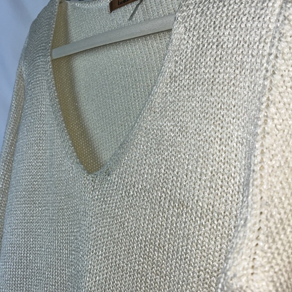 Belldini slinky shimmery soft v neck popover comfy sweater Sz L cream color - Picture 10 of 12